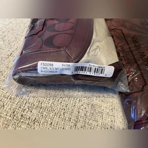 NWT🔥🩶Coach Wristlet - Picture 5 of 5